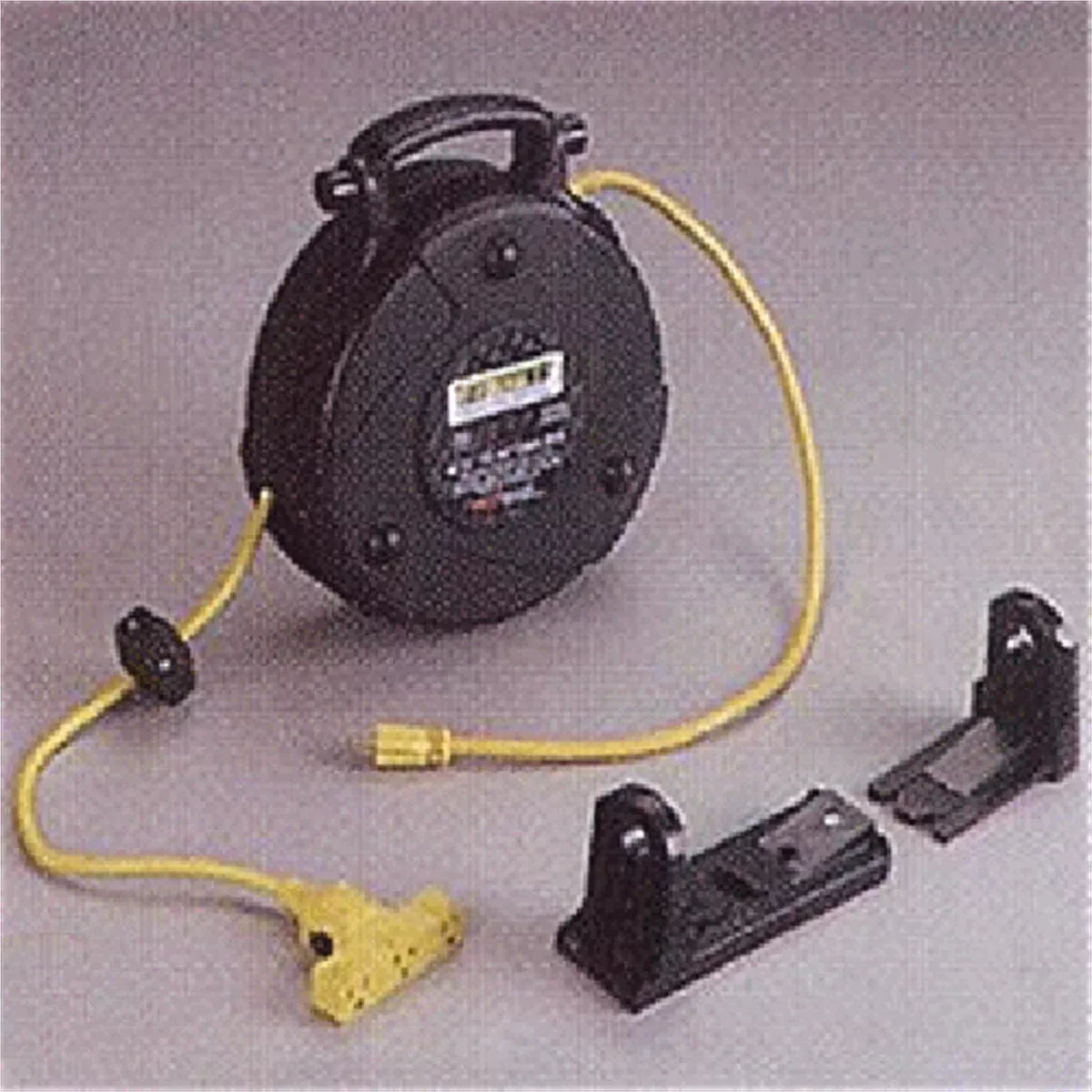 General Manufacturing MID-SIZE POWER SUPPLY REEL 40' 12/3 SJTOW CORD 15AMP TRIPLE OUTLET W/GFCI